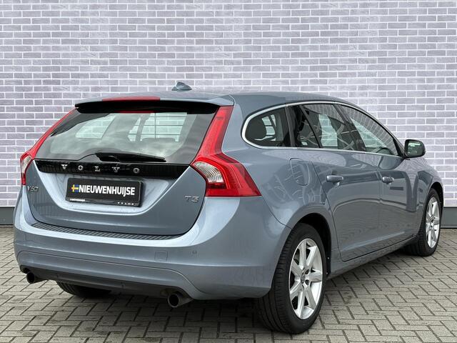 Volvo V60 T3 150 pk Nordic+ | Standkachel | Volvo on Call app | Navigatie | Park Assist achter | Verwarmbare voorstoelen
