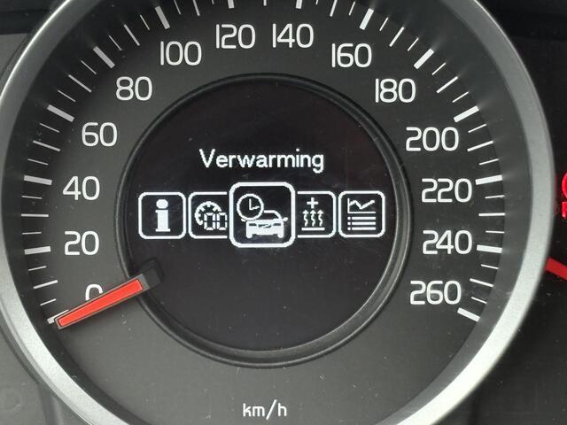 Volvo V60 T3 150 pk Nordic+ | Standkachel | Volvo on Call app | Navigatie | Park Assist achter | Verwarmbare voorstoelen