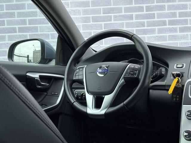 Volvo V60 T3 150 pk Nordic+ | Standkachel | Volvo on Call app | Navigatie | Park Assist achter | Verwarmbare voorstoelen