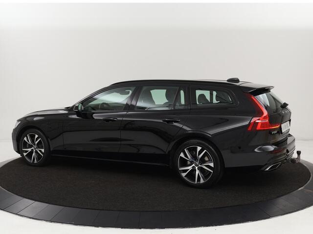 Volvo V60 2.0 T6 Recharge AWD R Design | Trekhaak | Stoelverwarming | Camera | Carplay | Half leder | Full LED | Navigatie | Parkeerhulp
