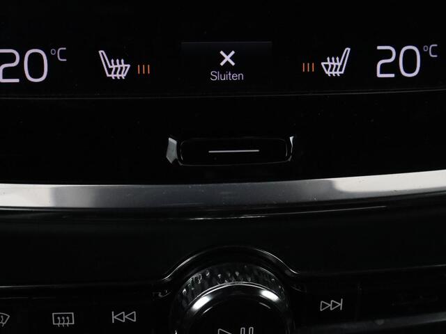 Volvo V60 2.0 T6 Recharge AWD R Design | Trekhaak | Stoelverwarming | Camera | Carplay | Half leder | Full LED | Navigatie | Parkeerhulp