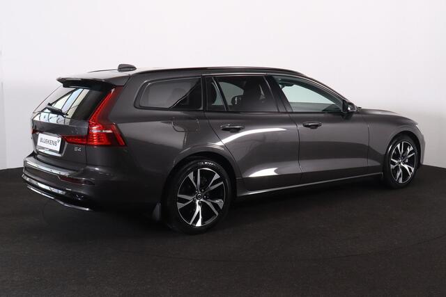 Volvo V60 B4 Plus Dark - IntelliSafe Assist & Surround - 360º Camera - Harman/Kardon audio - Adaptieve LED koplampen - Verwarmde voorstoelen, stuur & achterbank - Parkeersensoren voor & achter - Elektr. bedienb. voorstoelen met geheugen - Draadloze tel. lader - Sta