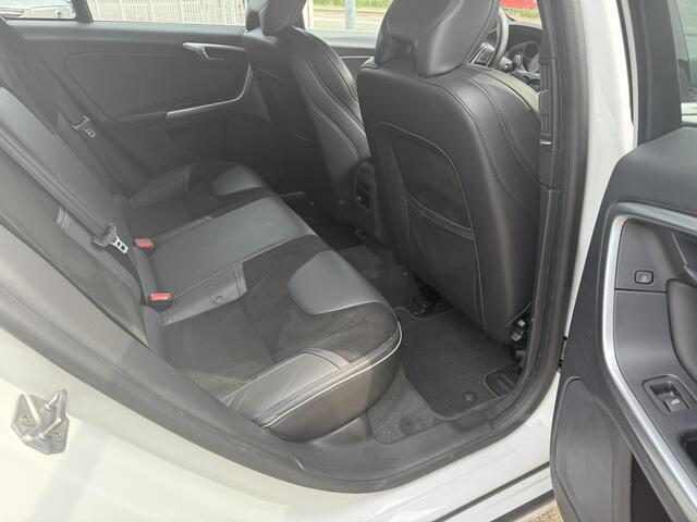 Volvo V60 2.0 T4 190 pk Business Sport
