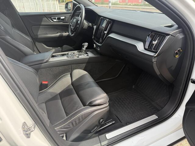 Volvo V60 2.0 T5 250 pk R-Design