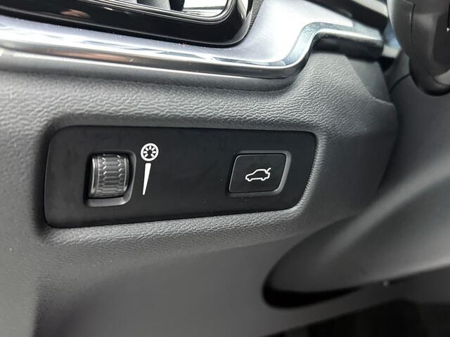 Volvo V60 2.0 B3 Momentum | Trekhaak | Climate pack | Camera |