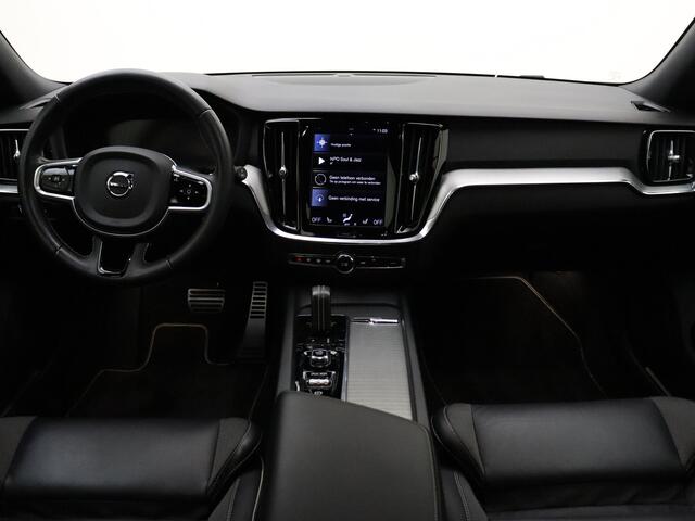 Volvo V60 B4 211pk R-Design / Sportstoelen / 19 inch / Elek stoel / Adaptieve cruise / BLIS / Pdc camera / Stoel-stuurverwarming.