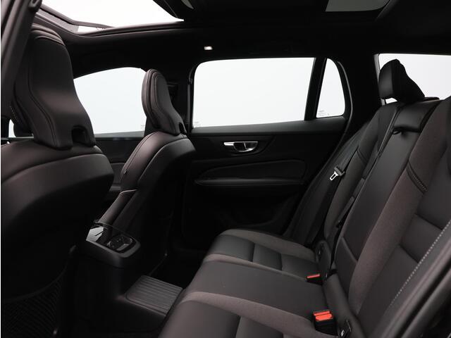 Volvo V60 2.0 T6 Plug-in hybrid AWD Plus Dark / Trekhaak / Panoramadak / Harman kardon / 360 Camera / Elektrische Stoelen / Stoel + Stuurverwarming / BLIS / Keyless /
