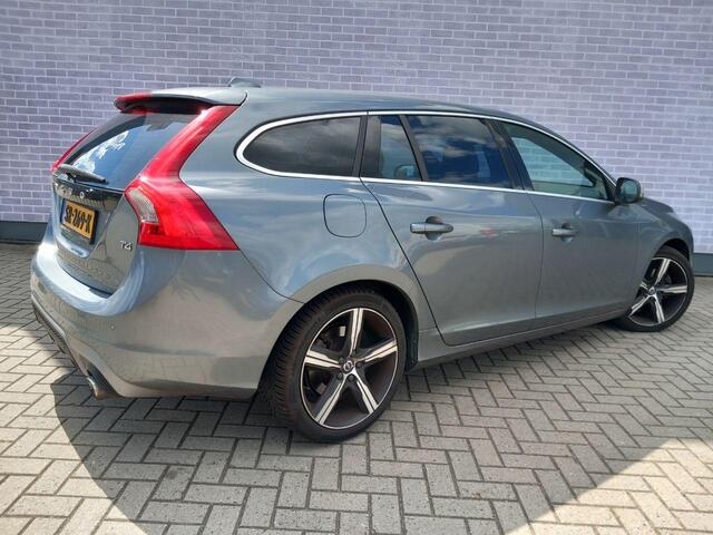 Volvo V60 T4 Business Sport Automaat | Sport stoelen | Verw. voorstoelen | Parkeerverwarming |