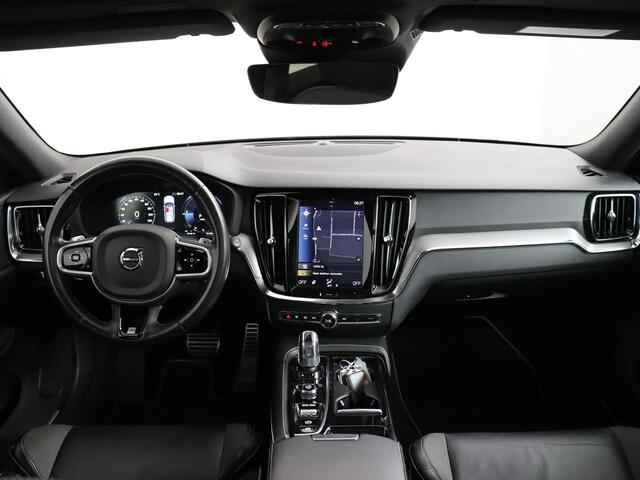 Volvo V60 2.0 T8 Twin Engine AWD Inscription Trekhaak Panoramadak | Cruise Control | 360° Camera!