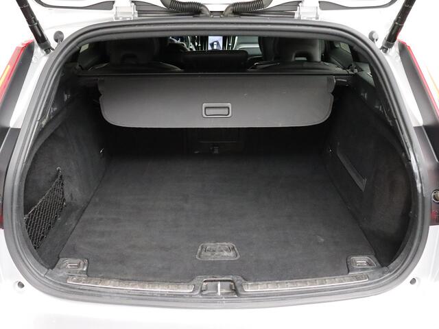 Volvo V60 2.0 T8 Twin Engine AWD Inscription Trekhaak Panoramadak | Cruise Control | 360° Camera!