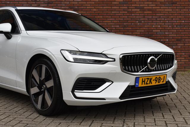 Volvo V60 T6 350PK Plug-in hybrid AWD Essential Edition | Trekhaak | Climate Pack | Moritz leder | Driver Assist Pack | 19'' |