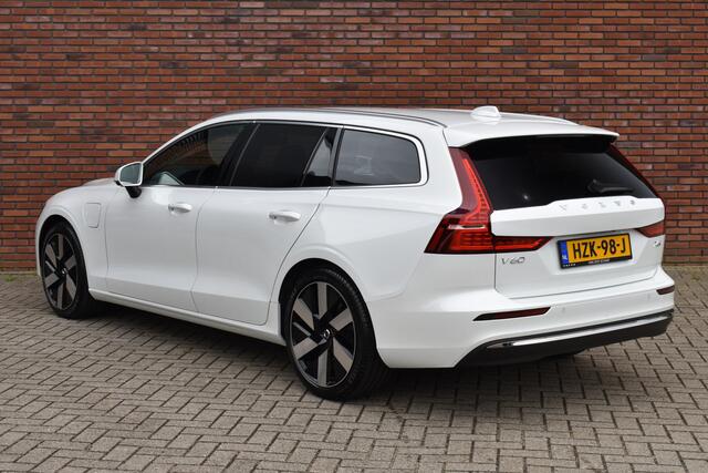 Volvo V60 T6 350PK Plug-in hybrid AWD Essential Edition | Trekhaak | Climate Pack | Moritz leder | Driver Assist Pack | 19'' |