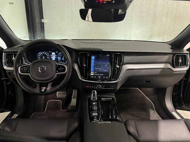 Volvo V60 2.0 T8 AWD R-Design Aut. | panorama | pilot-assist | trekhaak | leder |