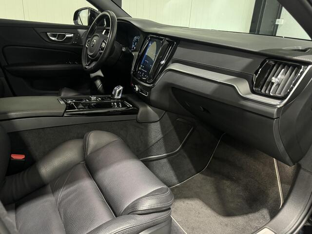 Volvo V60 2.0 T8 AWD R-Design Aut. | panorama | pilot-assist | trekhaak | leder |