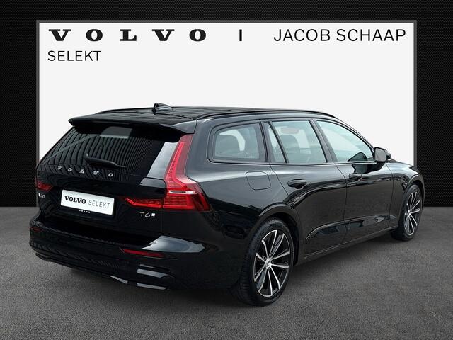 Volvo V60 2.0 T6 Plug-in hybrid AWD Plus Dark / Panorama-dak / 360 camera / Elektr. inklapbare trekhaak / Elektr. voorstoelen met geheugen /
