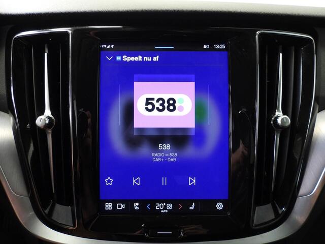 Volvo V60 2.0 T6 Plug-in Hybrid AWD Core Bright NAVI/CAMERA/TREKHAAK/LED/18"LMV!