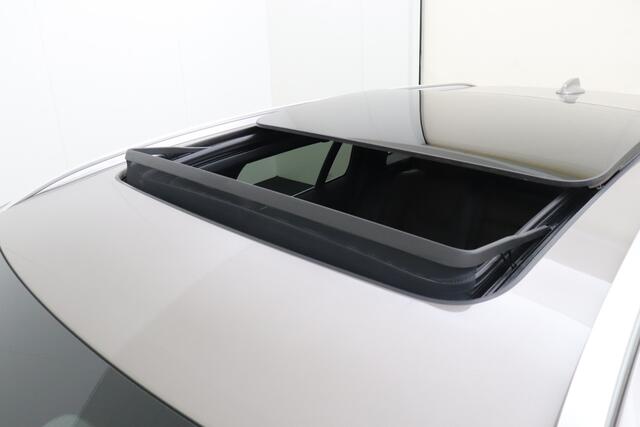 Volvo V60 2.0 304 PK T8 PHEV AWD Inscription Pano-dak Memory 19'LMV Camera