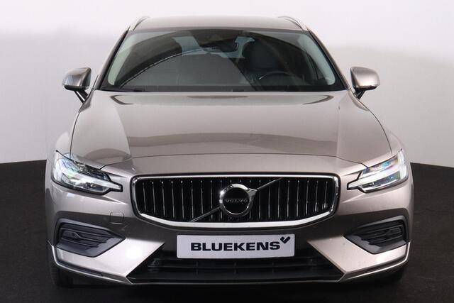 Volvo V60 T5 Momentum - IntelliSafe Assist & Surround - Verwarmde voorstoelen - Parkeersensoren voor & achter - Elektr. inklapbare trekhaak - 18' LMV