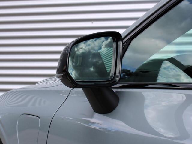 Volvo V60 2.0 T6 Plug-in hybrid AWD Plus Dark Automaat / 360* camera / Trekhaak / Verwarmd voorraam / Google Maps