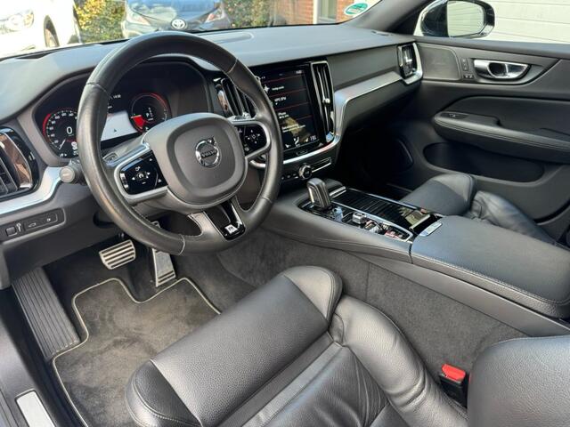 Volvo V60 2.0 T8 Twin-Engine AWD R-Design Camera Pano Leder Memory Pilot Assist Trekhaak