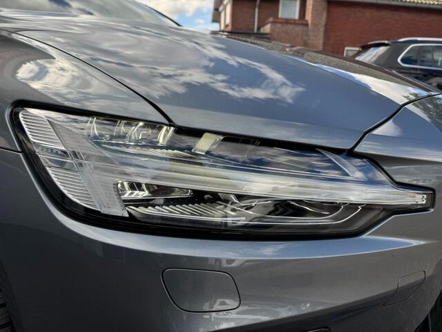 Volvo V60 2.0 T8 Twin-Engine AWD R-Design Camera Pano Leder Memory Pilot Assist Trekhaak