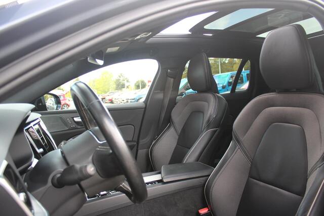 Volvo V60 2.0 B3 R-DESIGN 177PK MILD HYBRID GEARTRONIC 8 | PANORAMISCH SCHUIF/KANTELDAK | PREMIUM AUDIO BY HARMAN KARDON | 19" 5-TRIPPLE SPAAKS BLACK/DIAMAND CUT LICHTMETALEN VELGEN | BLINDSPOT INFOMATION SYSTEM (BLIS) | VERWARMDE VOORRUIT |VERWARMDE AQUABLADE RUIT