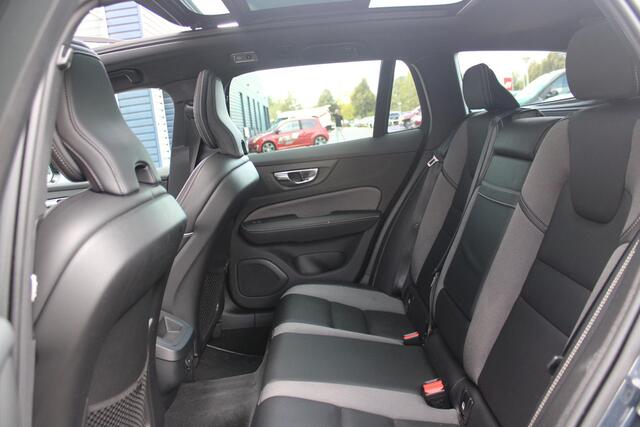 Volvo V60 2.0 B3 R-DESIGN 177PK MILD HYBRID GEARTRONIC 8 | PANORAMISCH SCHUIF/KANTELDAK | PREMIUM AUDIO BY HARMAN KARDON | 19" 5-TRIPPLE SPAAKS BLACK/DIAMAND CUT LICHTMETALEN VELGEN | BLINDSPOT INFOMATION SYSTEM (BLIS) | VERWARMDE VOORRUIT |VERWARMDE AQUABLADE RUIT