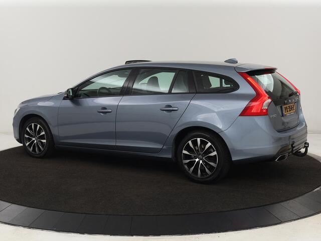 Volvo V60 1.5 T3 Polar+ Dynamic | Schuifdak | Trekhaak | Leder | Stoelverwarming | Xenon | Camera | Navigatie | Climate control