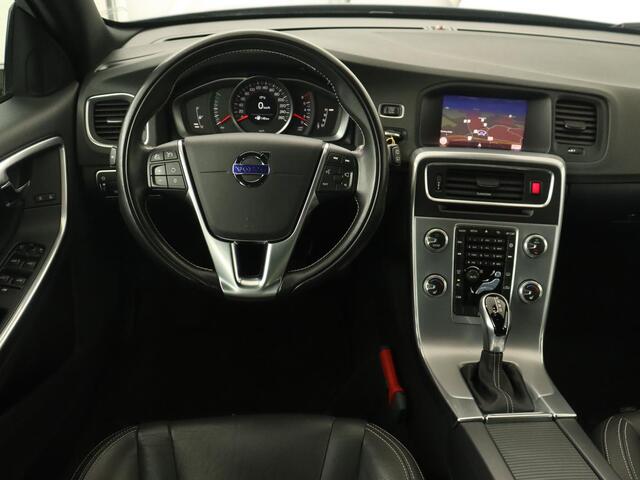 Volvo V60 1.5 T3 Polar+ Dynamic | Schuifdak | Trekhaak | Leder | Stoelverwarming | Xenon | Camera | Navigatie | Climate control