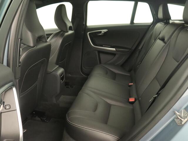Volvo V60 1.5 T3 Polar+ Dynamic | Schuifdak | Trekhaak | Leder | Stoelverwarming | Xenon | Camera | Navigatie | Climate control