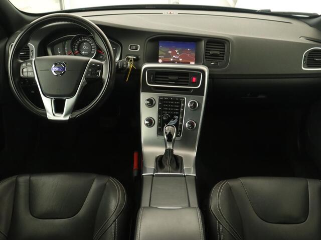 Volvo V60 1.5 T3 Polar+ Dynamic | Schuifdak | Trekhaak | Leder | Stoelverwarming | Xenon | Camera | Navigatie | Climate control