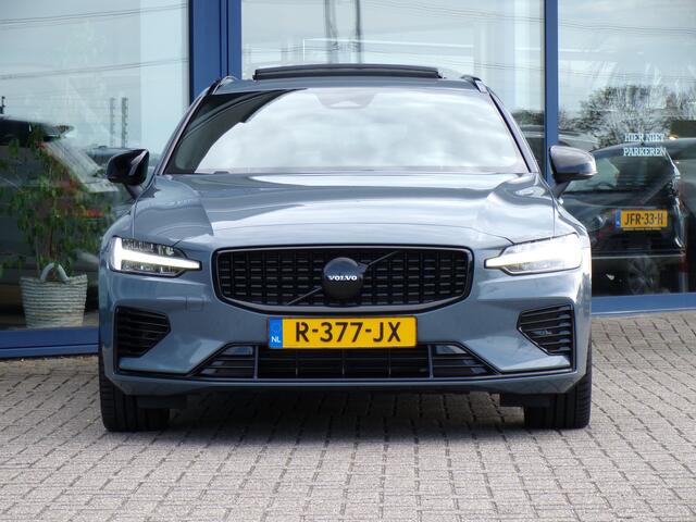 Volvo V60 2.0 T6 PHEV AWD Plus Dark, SOH 95% / Full LED / Elektr. Schuifdak / Camera + Sensoren / Stoel + stuurverwarming / 19' Sportvelgen