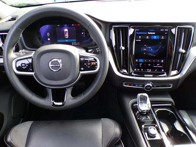 Volvo V60 2.0 T6 PHEV AWD Plus Dark, SOH 95% / Full LED / Elektr. Schuifdak / Camera + Sensoren / Stoel + stuurverwarming / 19' Sportvelgen