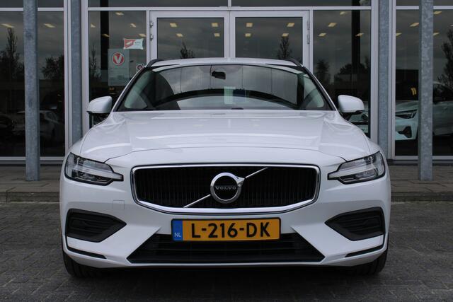 Volvo V60 B3 Automaat Momentum Advantage | Trekhaak | Camera | AppleCarplay | Cruise control | Parkeersensoren V+A