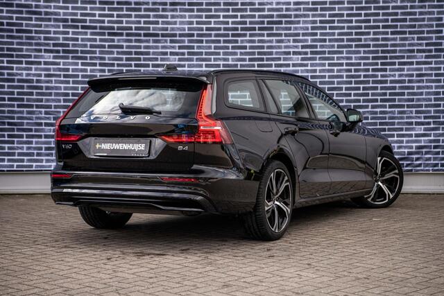 Volvo V60 2.0 B4 Plus Dark | Panorama dak | Adaptieve cruise control | Elektrisch verstelbare voorstoelen | Stoel/stuur verwarming |