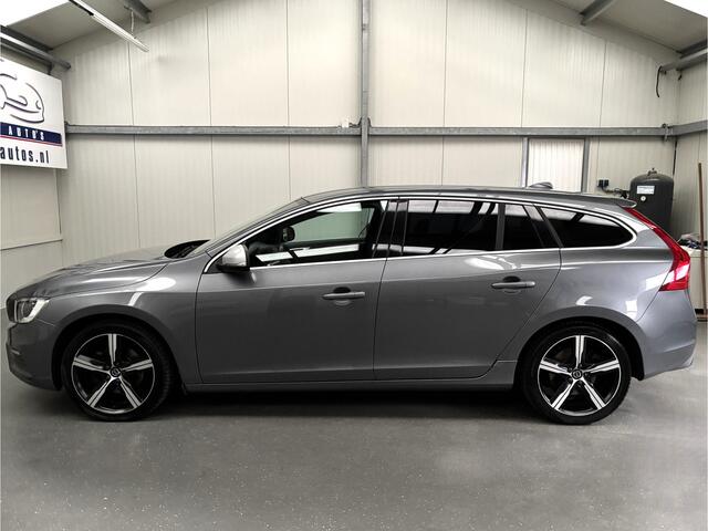 Volvo V60 2.0 T4 Business Sport Intellisafe Pro Line R Design!!! | Achteropkomend verkeer waarschuwing | Autonomous Emergency Braking | Bots herkenning systeem