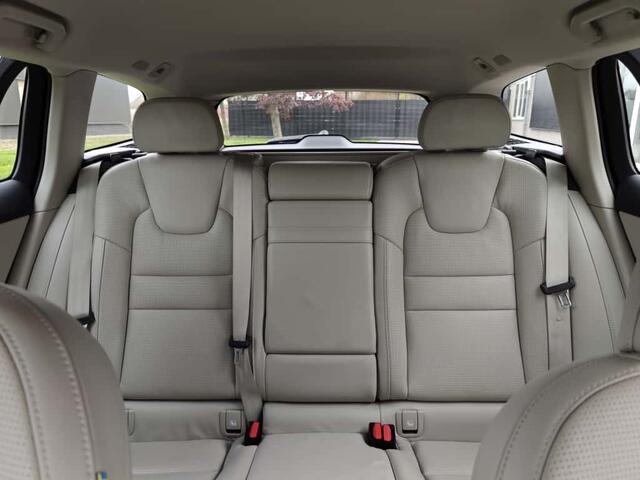 Volvo V60 T6 Recharge AWD Inscription | Rijklaarprijs | Trekhaak | Stoelventilatie | HUD |