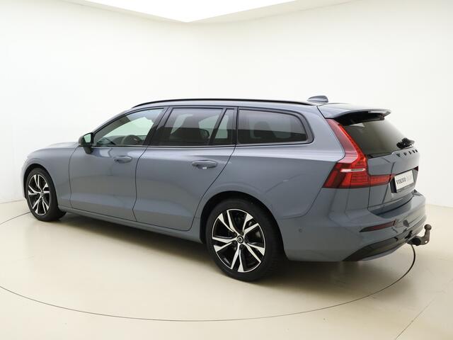 Volvo V60 B3 177pk Plus Dark / Panoramadak / 360 Camera / Black Pack / Keyless / Harman&Kardon Audio / Elektr. Stoelen / Mistlmapen / Elektr. Trekhaak / ACC / BLIS /