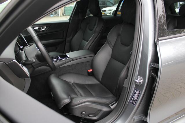 Volvo V60 T6 Twin Engine AWD Momentum Pro | Bodykit | Trekhaak | Dealer onderhouden | Leder