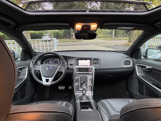 Volvo V60 2.0 T4 Business Sport Schuidak Keyless PDC Camera