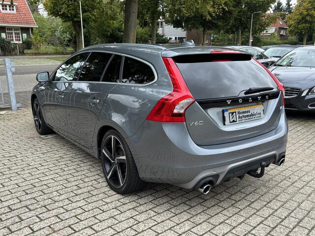 Volvo V60 2.0 T4 Business Sport Schuidak Keyless PDC Camera