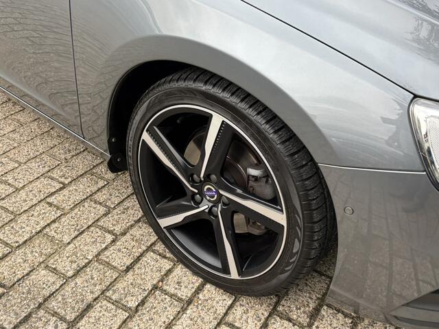 Volvo V60 2.0 T4 Business Sport Schuidak Keyless PDC Camera