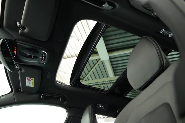 Volvo V60 2.0 T4 R-Design / Opendak / Harmankardon / Pilot assist / CarPlay