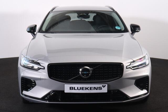 Volvo V60 T6 Recharge AWD Plus Dark - LONG RANGE - IntelliSafe Assist & Surround - 360º Camera - Harman/Kardon audio - Adaptieve LED koplampen - Verwarmde voorstoelen, stuur & achterbank - Parkeersensoren voor & achter - Elektr. bedienb. voorstoelen met geheugen - 