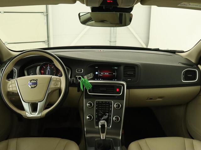 Volvo V60 2.0 D2 Nordic+ | Leder | Camera | Stoelverwarming | Bluetooth | Cruise control | Navigatie | LMV 16 inch | Climate control