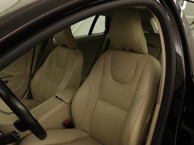 Volvo V60 2.0 D2 Nordic+ | Leder | Camera | Stoelverwarming | Bluetooth | Cruise control | Navigatie | LMV 16 inch | Climate control