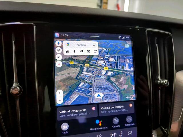 Volvo V60 2.0 T6 AWD 293kW/399pk Aut8 Plug-in hybrid Plus Bright ADAPT.CRUISE + HARMAN/KARDON + BLIS + SPORTSTOELEN + LANE ASSIST + STOELVERWARMING + GOOGLE DASH&SERVICES + CAMERA + LED HIGH BEAM + PARKSENSOREN + 19" LM-VELGEN!!