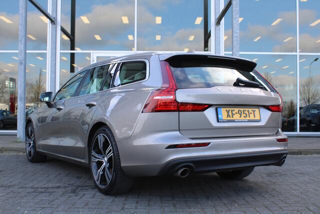 Volvo V60 T5 Automaat Momentum | Verw. Voorstoelen | PDC V+A | El. Trekhaak | AppleCarplay | 19" LMV