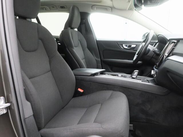 Volvo V60 2.0 B3 Momentum | PANO | CAMERA | ADAPTIVE | STOEL- EN STUURVERW. | TREKHAAK