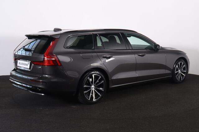 Volvo V60 T6 Recharge AWD Plus Dark - LONG RANGE - IntelliSafe Assist & Surround - 360º Camera - Harman/Kardon audio - Adaptieve LED koplampen - Verwarmde voorstoelen, stuur & achterbank - Parkeersensoren voor & achter - Elektr. bedienb. voorstoelen met geheugen -